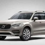 Le XC90, deuxième du nom, inaugure une calandre et des optiques avant inédites.