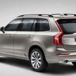 Sous cet angle, le nouveau XC 90 rappelle fortement son prédécesseur et le break V70.