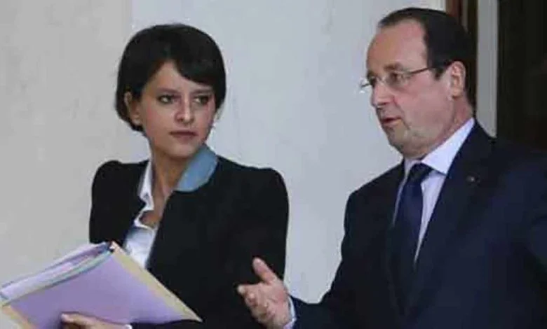 Pour le premier jour d'école à Clichy-sous-Bois, François Hollande se rend à l'école