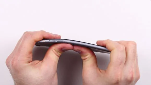 "Bendgate" : l'iPhone 6 se plie, mais il faut le vouloir