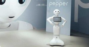 Pepper a été conçu par le spécialiste français de la robotique humanoïde Aldebaran, une société créée en 2005 et détenue depuis 2012 par le géant des télécommunications japonais SoftBank.