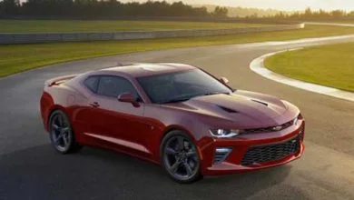 Sous son gros capot, la nouvelle Camaro peut embarquer un 2.0 turbo à 4 cylindres de 275 ch.