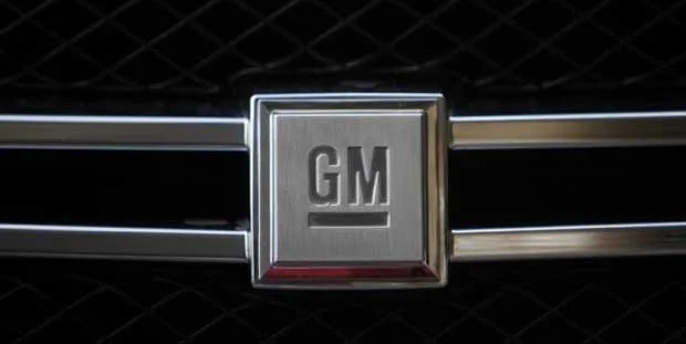 Voitures connectées : General Motors installe les systèmes Google et Apple