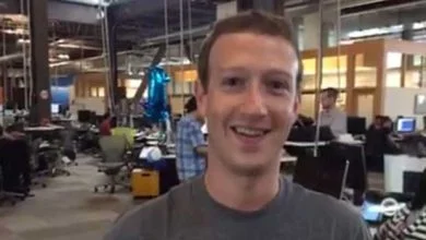 Facebook : les 10 objets insolites du bureau de Mark Zuckerberg