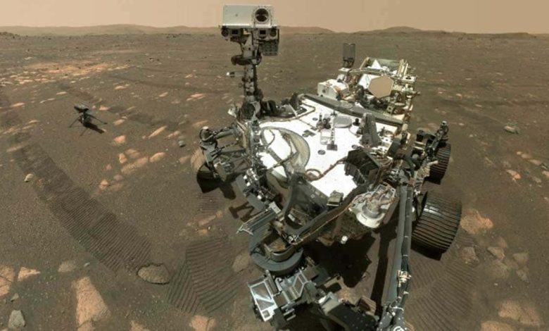 Le rover martien "Persévérance" et l'hélicoptère "Ingéniosité" sur Mars (photo du 6 avril)