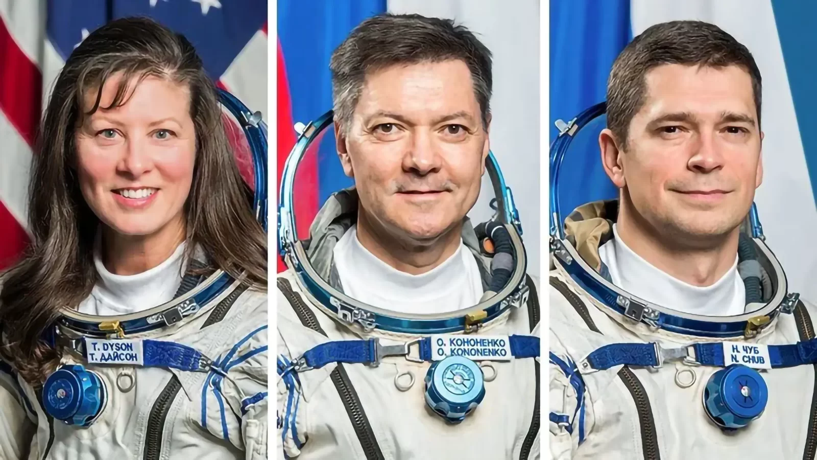 Portraits des astronautes Tracy Caldwell Dyson, Oleg Kononenko et Nikolaï Tchoub en combinaisons spatiales avant leur mission à bord du Soyouz.