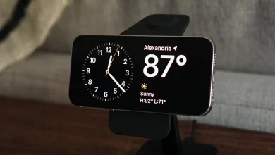 Un écran connecté iPad-like affichant l'interface d'une application météo, utilisé comme prototype pour un futur dispositif de maison intelligente d'Apple.